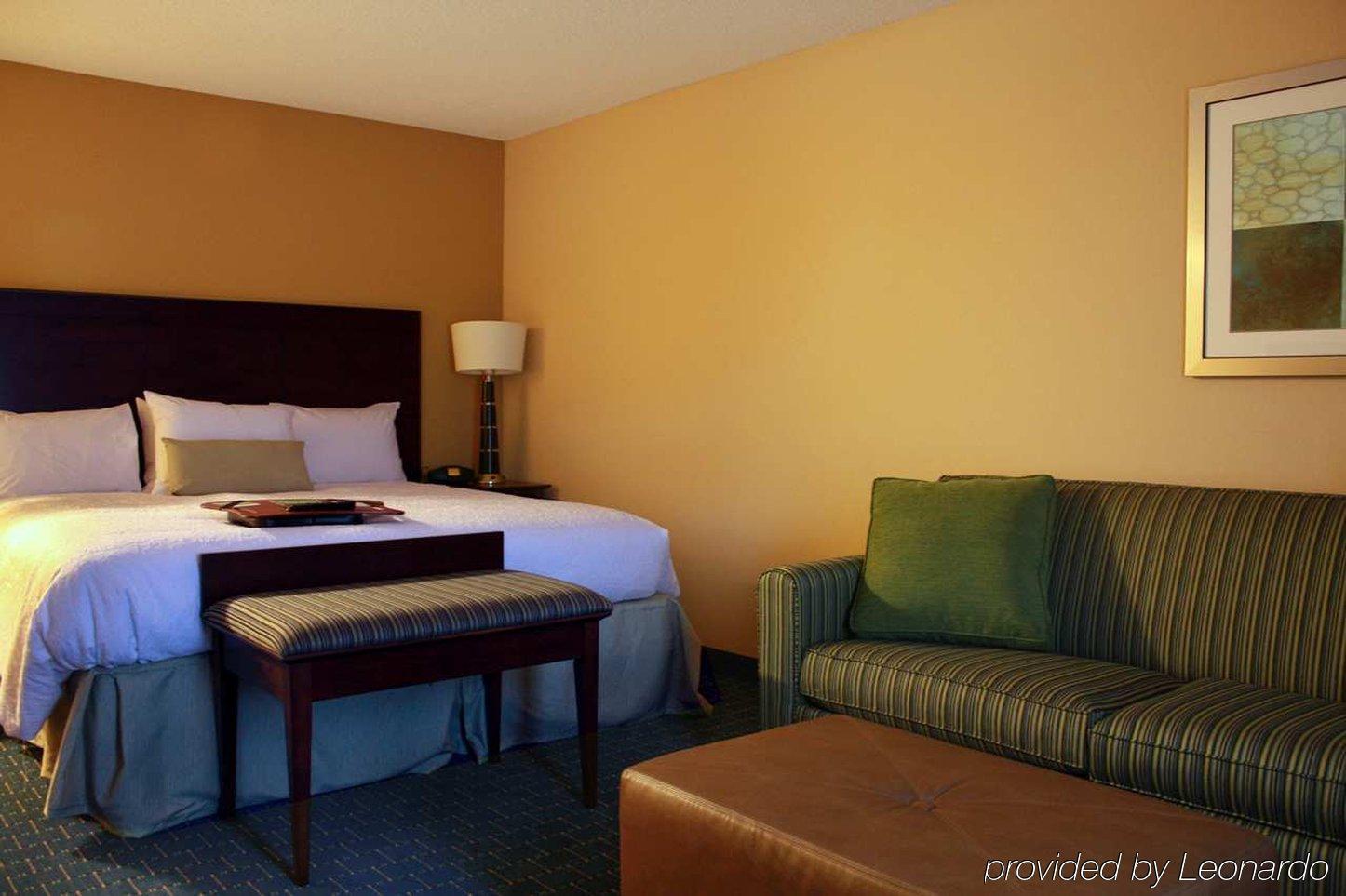 Hampton & Knoxville-turkey Creek Farragut Hotel